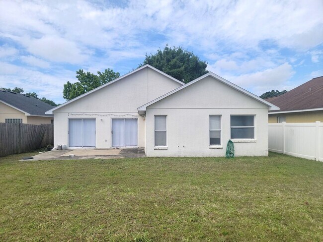 Building Photo - 3Bed/ 2Bath Home Available Now In Southcha...