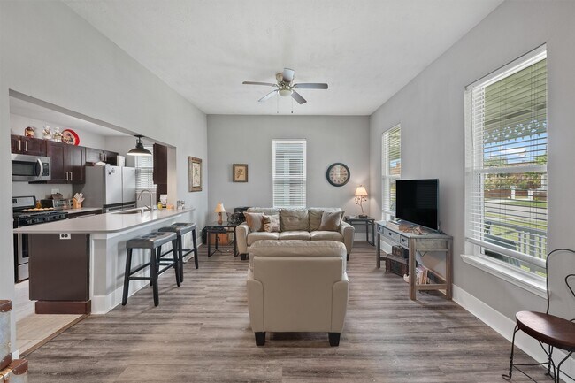 Building Photo - 4912 Avenue R