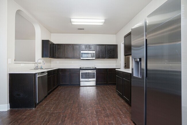 Building Photo - Encino Mesa move in