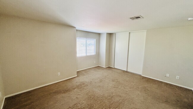 Building Photo - 5754 Wind Dancer Dr