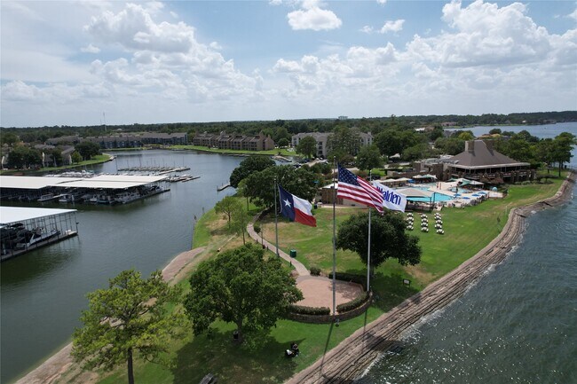 Building Photo - 12800 Melville Dr