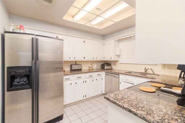 Building Photo - 1404 Walnut Bend Ln