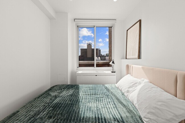 Building Photo - 19 St Marks Pl