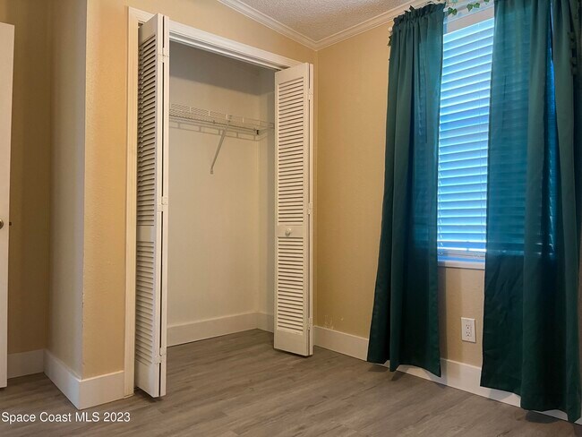 Building Photo - 7050 Bismark Rd