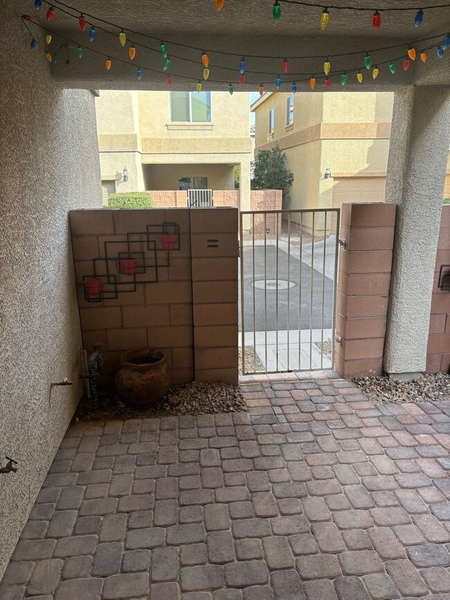 Building Photo - Gated 3-Bedroom Home with Community Pool Near Fort Apache & Blue Diamond