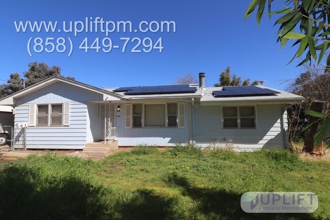 Building Photo - 2 bedroom, 2 bathroom 1200 sqft country home in Ramona