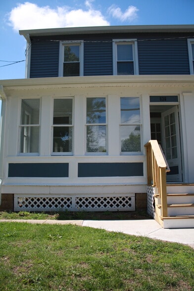 front - 636 E Front St