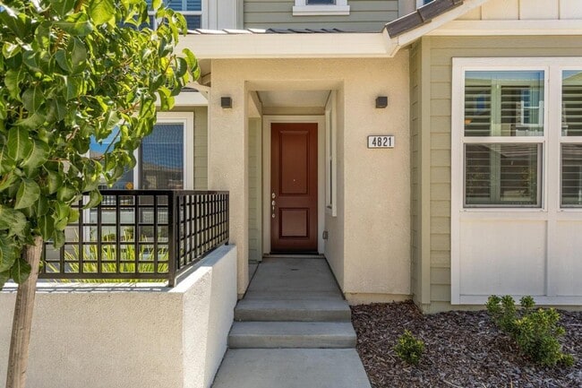 Building Photo - 3–4 Bedroom Solar Home in Rocklin – Office + Loft | Available Now
