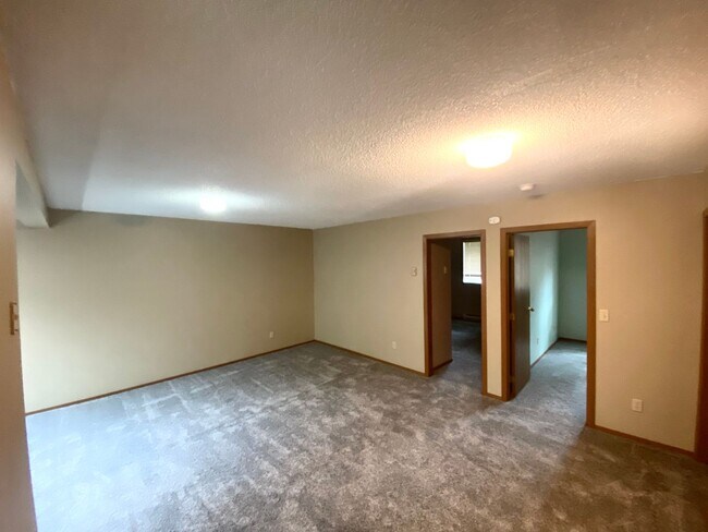 Building Photo - 4842 10th Ave SW