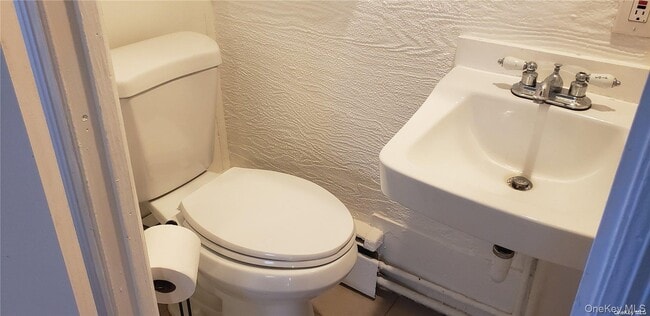 Building Photo - 430 Main St