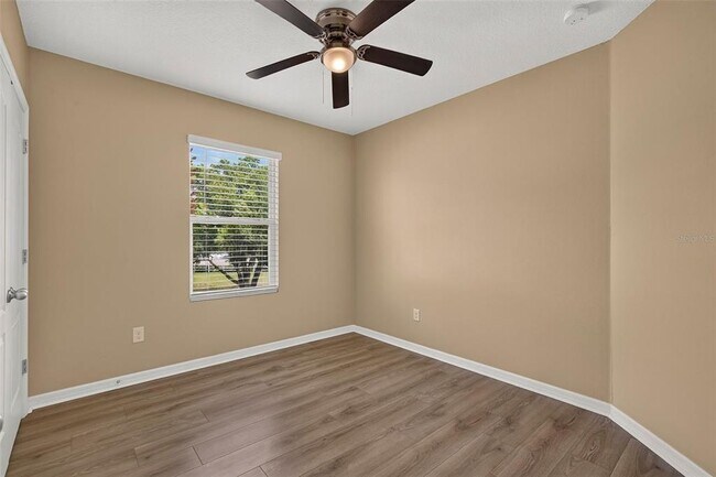 Building Photo - 817 Ashentree Dr
