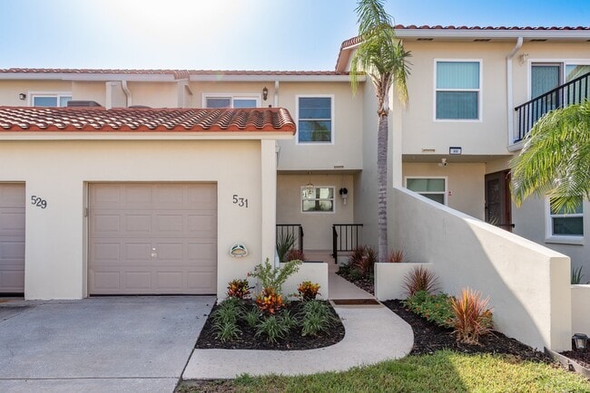 Building Photo - 2700 Bayshore Blvd