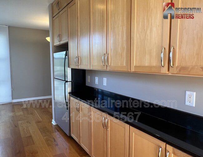 Building Photo - 2130 N Commerce St