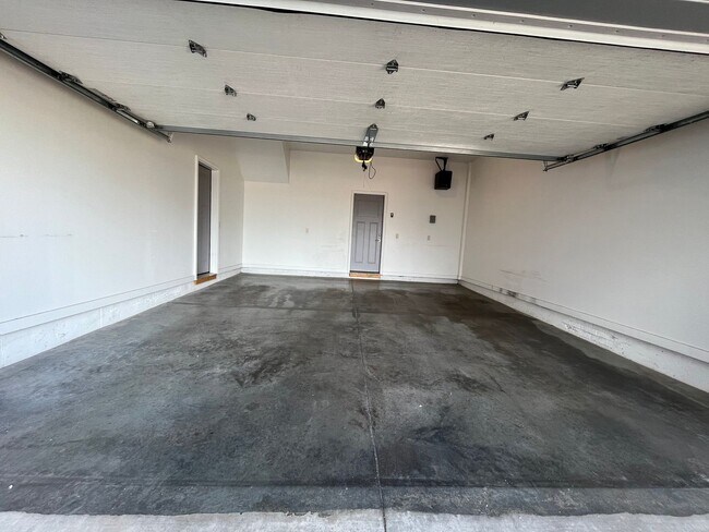 Building Photo - 3 Bed/2.5 Bath Townhome in Downtown Sioux Falls!!