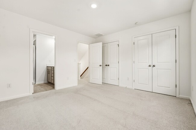 Building Photo - New Build Just Minutes to North Hills & Downtown!