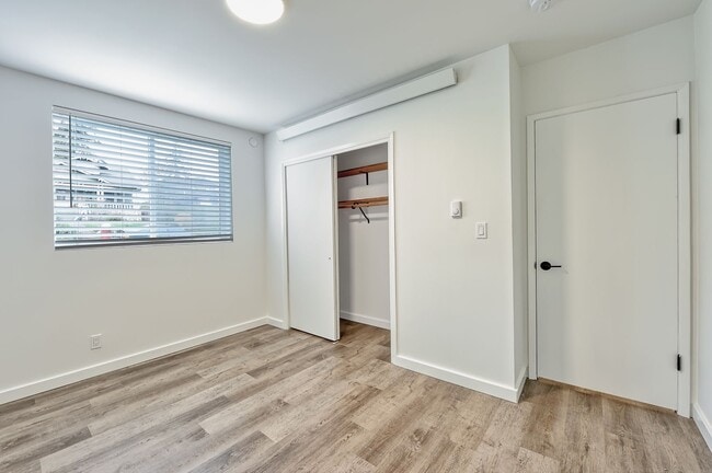 Building Photo - Lovely Apartment in Sehome - $400 OFF!**