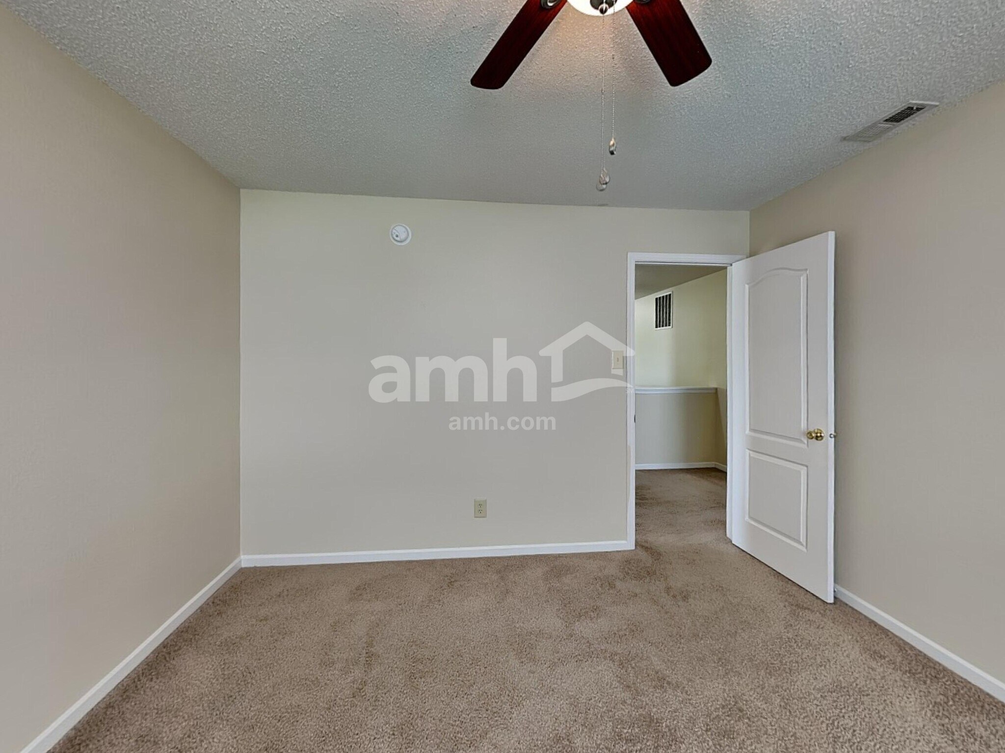 Building Photo - 989 Bentgrass Dr