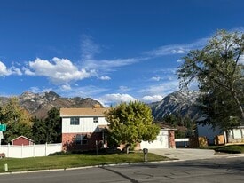 Building Photo - 9185 S Quail Hollow Dr