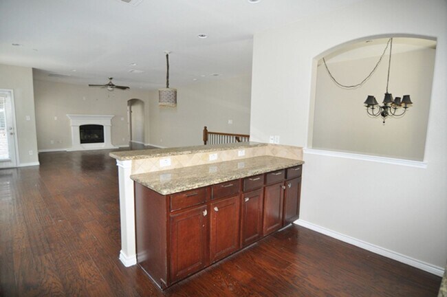 Building Photo - 6872 Regello Dr