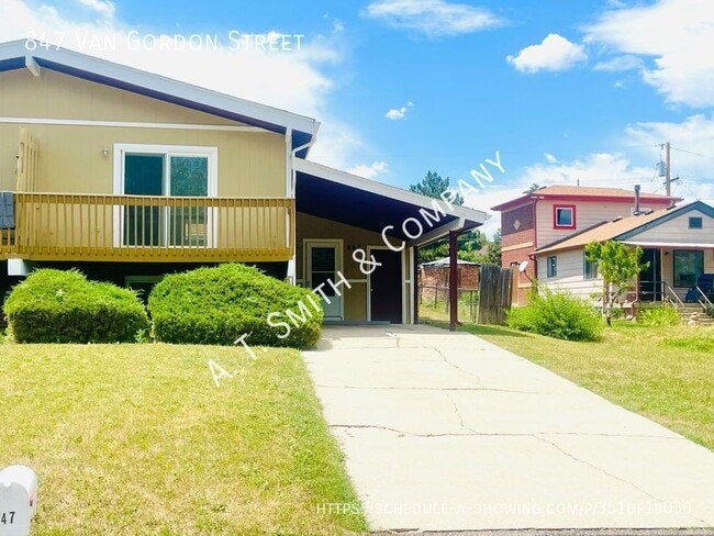 Building Photo - Clean And Spacious Two Bedroom Duplex With...