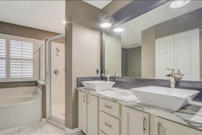 Building Photo - 6461 NW Friendly Cir