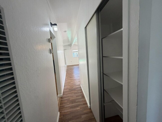 Building Photo - 10670 Minette Dr