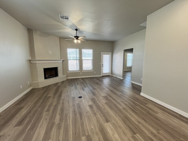 Building Photo - 3611 Urbana Pl