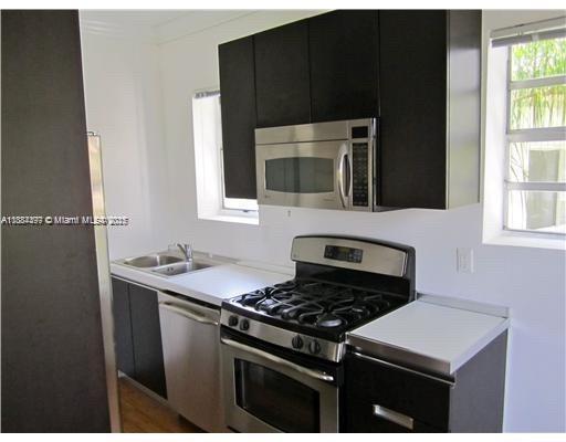 Building Photo - 4812 Pine Tree Dr