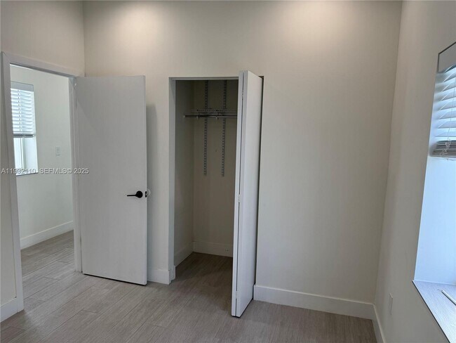 Building Photo - 1786 SW 9th St