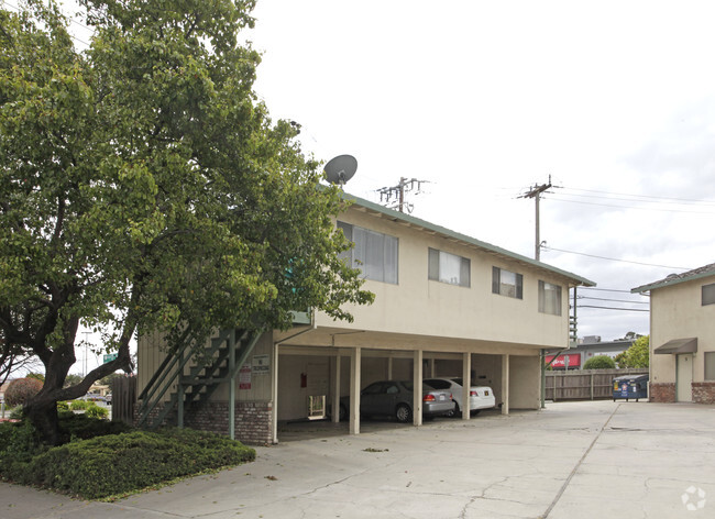 Primary Photo - 5 Gardenia Dr