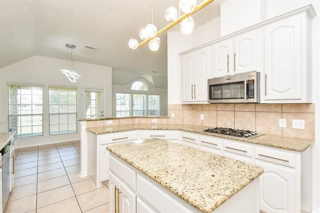 Building Photo - 10206 Hahns Peak Dr