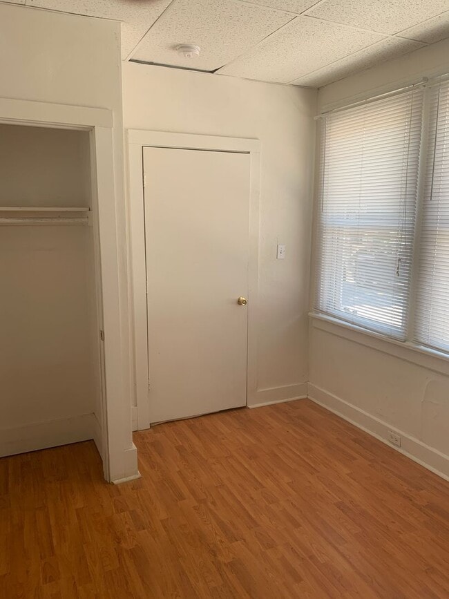 Building Photo - SPACIOUS HOUSE WITH EVERYTHING YOU NEED - AVAIL AUGUST!