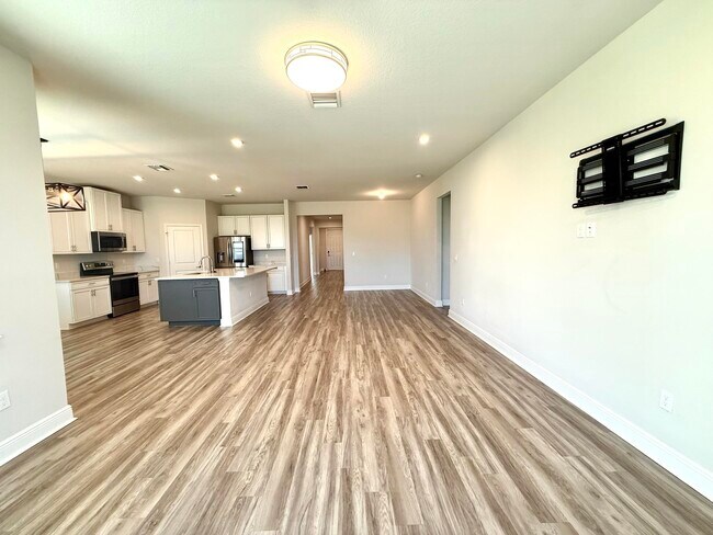 Building Photo - 10819 Pacini Wy