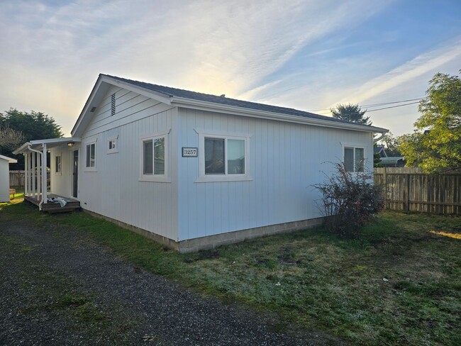 Primary Photo - Single Family Home In McKinleyville!