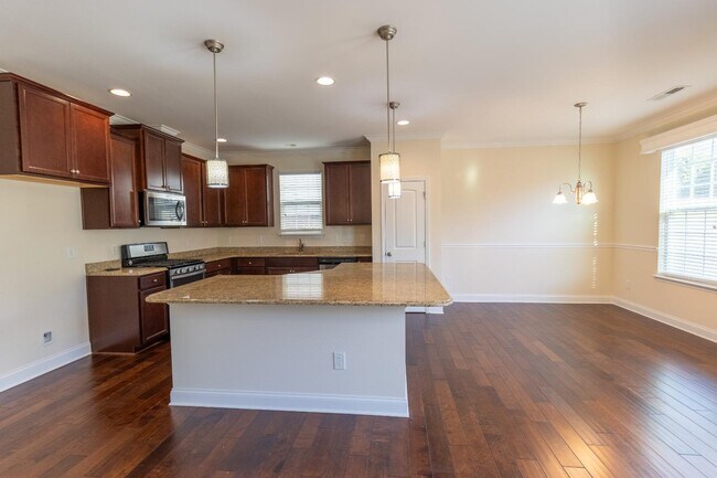 Building Photo - 2038 Sinclair Trce