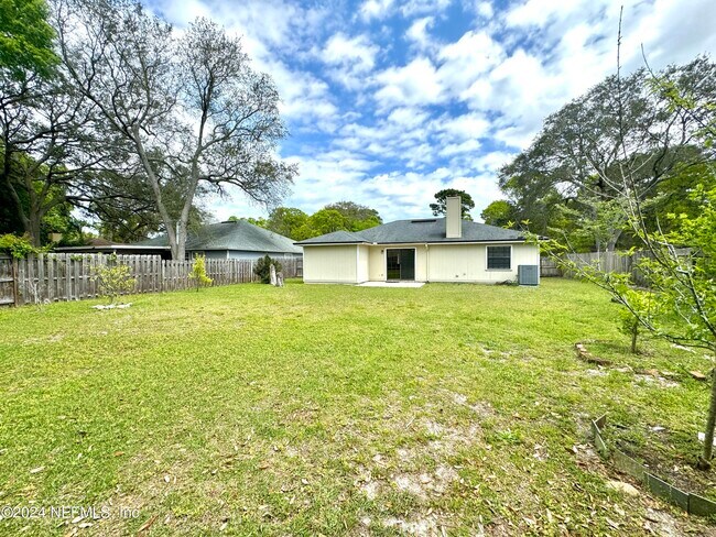 Building Photo - 1136 Dorwinion Dr