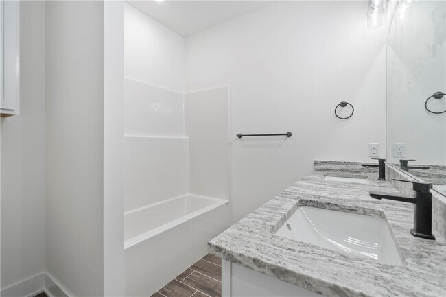 Building Photo - 87 N Banner Ave