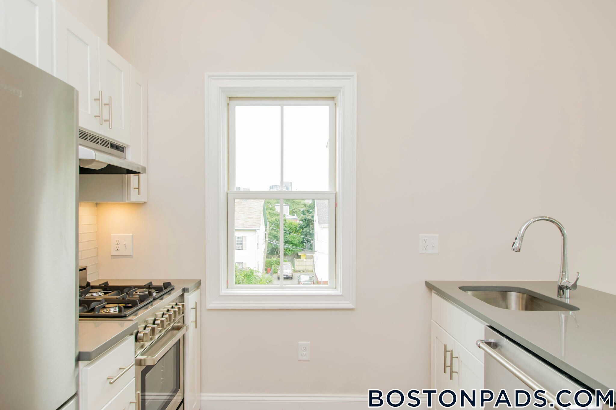 Building Photo - 124 Columbia St