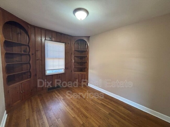 Building Photo - 3600 Grand Ave