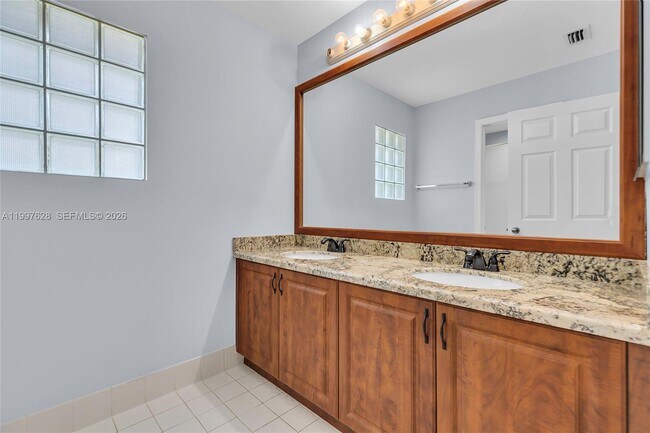 Building Photo - 10974 N Danbury Way