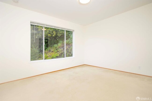 Building Photo - 160 Devonshire Way