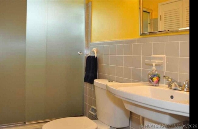 Building Photo - 4430 Sea Grape Dr