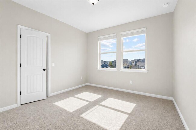 Building Photo - 5800 Baythorne Dr