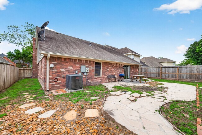 Building Photo - 5814 N Magazine Cir