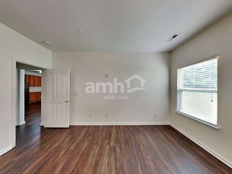 Building Photo - 7423 Mary Jo Helms Dr