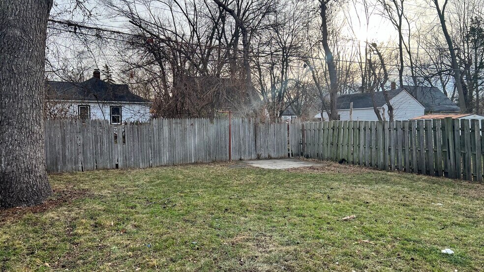 Building Photo - 19934 Manor St