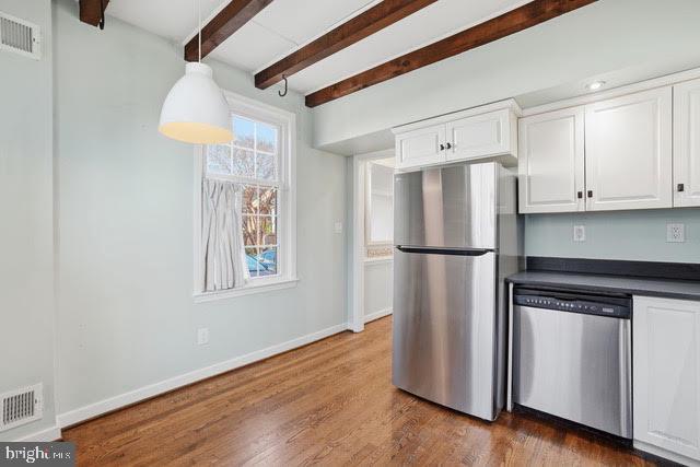 Building Photo - 657 S Columbus St