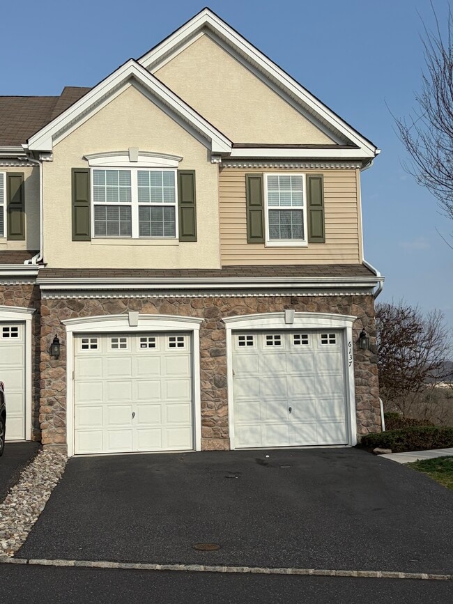 Building Photo - 6137 Valley Forge Dr