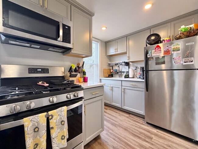 Primary Photo - 331 4th St