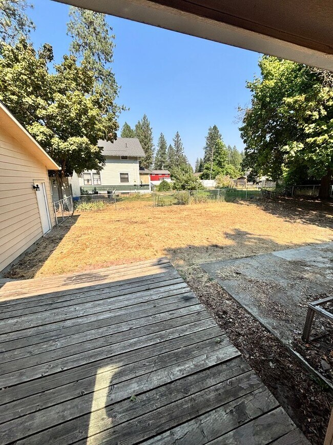 Building Photo - 10708 N Nelson Rd